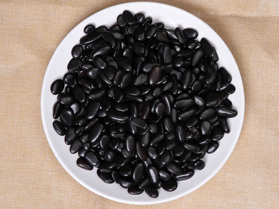 9-12mm black pebbles