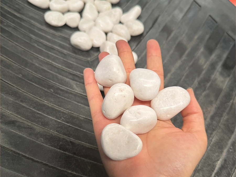 Polished Snow White Pebbles